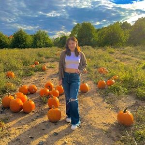 Meet your Posher, Emily